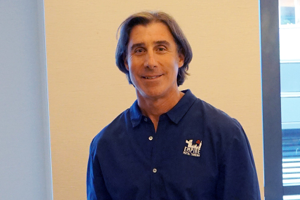 Feature Graphics 300 x 2007